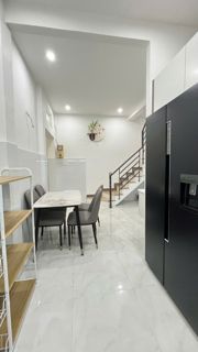 Bán nhà mặt tiền Đường 44 Phước Long A, đường 6.5m, 2 tầng, giá tốt. Tiện ích đầy đủ